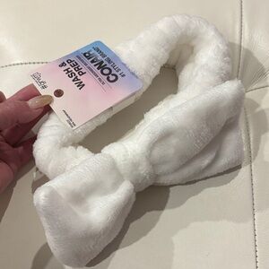 White Conair Headwrap (Wash & Prep)